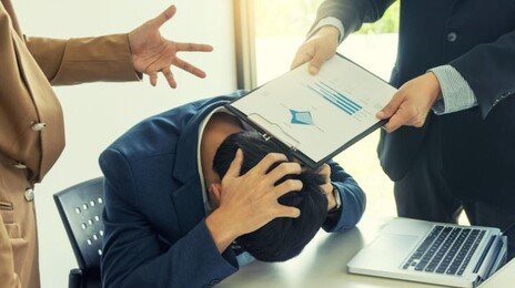 “일자리 뺏는 AI가 무섭다”…직장인 심리적 피로도 급증