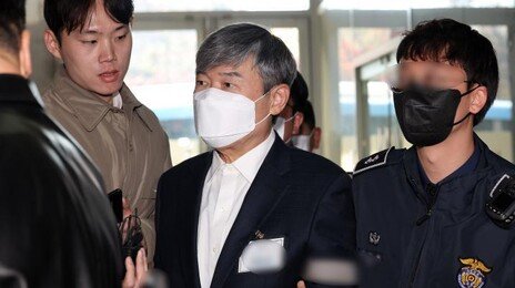 “내 얘기 기억 안나나” 尹 추궁에…조태용 “답변 거부”