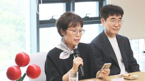 “마지막 숙제 끝내 행복”…1억 기부한 퇴직 교사