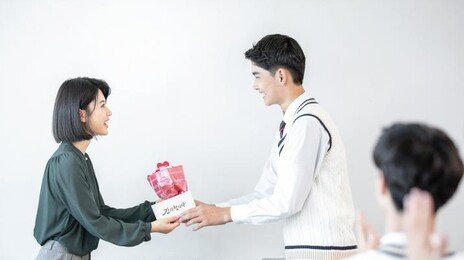 “스승의 날 케이크, 학생끼리만 먹어야” 경북교육청 안내 논란