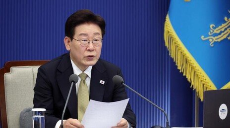 李대통령 “선생님들의 사명감 사그라들지 않도록 실질적인 지원해 나갈 것”
