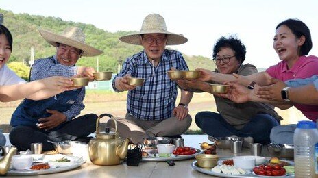 TK 신공항 현장 찾은 李 “사업지연 매우 안타깝다”
