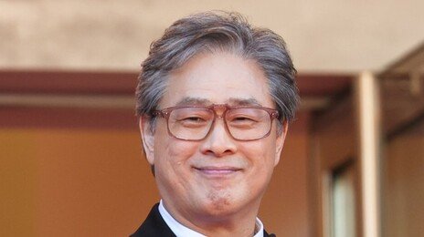 박찬욱, 佛 최고등급 문화예술공로훈장 ‘코망되르’ 수훈