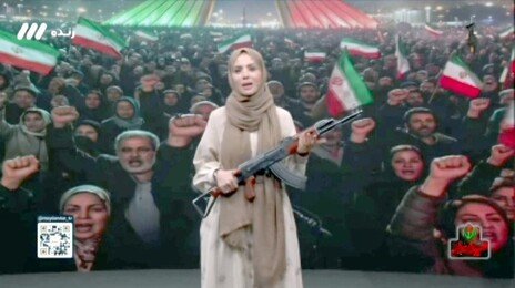 이란 앵커들 총 들고 방송…UAE국기에 발포도
