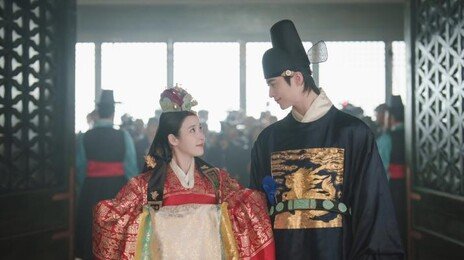 “역사 왜곡 후폭풍”…‘21세기 대군부인’ 촬영지 투어 중단