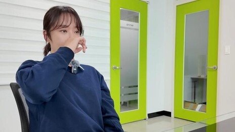 ‘42억 횡령’ 황정음, 1년만에 복귀…눈시울 붉히며 꺼낸 말은
