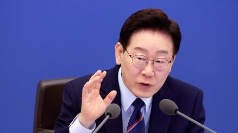 李대통령 국정 지지율 64%로 상승…與 45%·국힘 22%