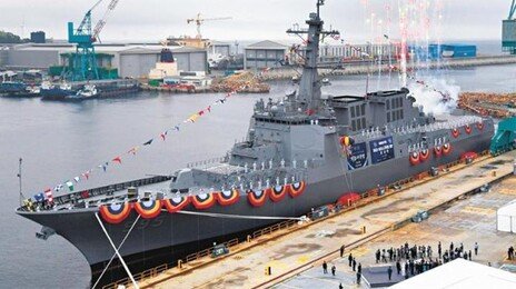 ‘바다의 패트리엇’ SM-6 도입한다…사거리 400km, 이지스함 탑재