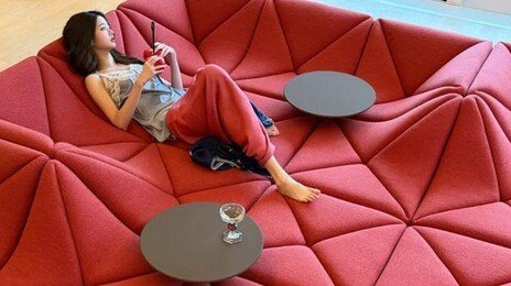 소파만 1억…장원영, 137억 한남동 고급빌라 내부 공개