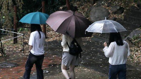 ‘연휴 첫날’ 전국 곳곳 ‘5㎜ 미만’ 약한 비…낮 최고 24도