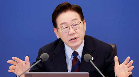 李 “집값 오른다는데 대책 세우고 있나… 정책 신뢰 중요”