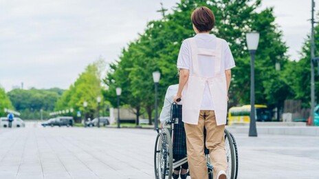 “남편 죽었는데 시부모 봉양 싫어”…日 ‘사후 이혼’ 늘어난다