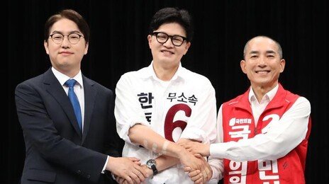 하정우-박민식 vs 한동훈… 2 대 1 난타전 된 ‘부산 토론회’