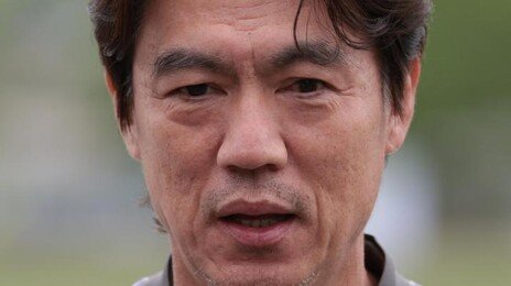 ‘홍명보 감독 선임’ 수사 2년째 미적…고발된 정몽규 그냥 물러날 판