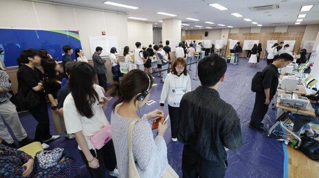 지방선거 사전투표 23.51% ‘지선 역대 최고’…여야 총결집 관측