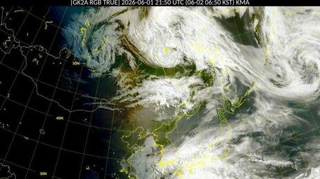 태풍 ‘장미’ 한반도 비껴갔지만…간접 영향은 역대 세 번째로 빨랐다