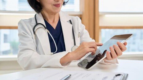 “눈이 안 감겨요”…무허가 쌍꺼풀 수술한 中여성 장애 판정