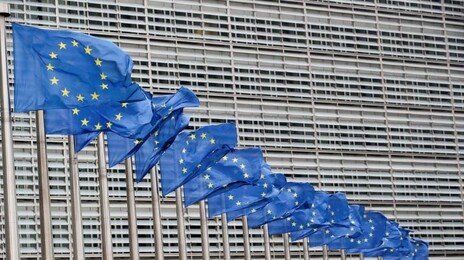 EU, 불법 이민자 제 3국으로 보낸다…트럼프식 反이민 강화