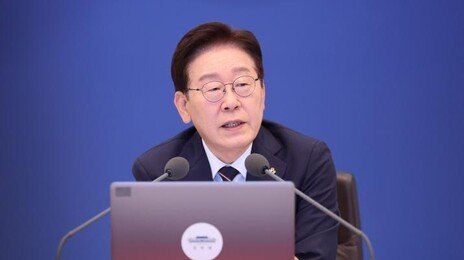 李 “검찰, 잘못하면 사과·취소해야”…靑 “평소 생각 밝힌 것”
