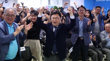 [출구조사]정근식 39.0 조전혁 21.2…서울시교육감 진보 진영 우세