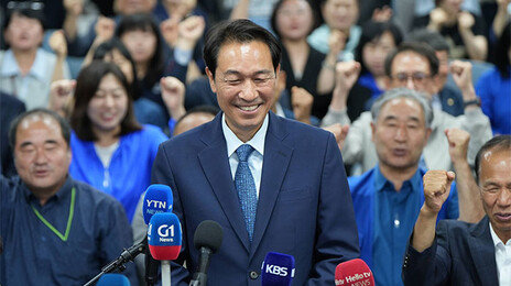 ‘대통령이 보낸’ 우상호, 강원서 현역 김진태 꺾어