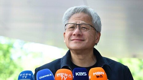 “치맥 최고” “막내가 고기 구워”… 젠슨황 동선마다 쏟아진 말말말