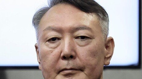 경찰 조사 또 거부한 尹, ‘계엄 정당화 메시지 지시’ 부인