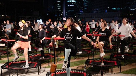 광장서 크로스핏, 야경보며 요가… 도시 전체가 ‘틈새운동’ 무대로