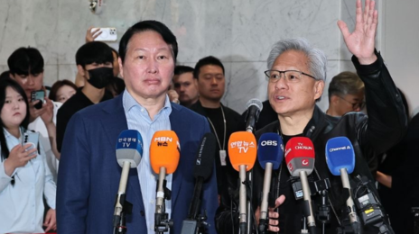 최태원 “엔비디아와 메모리 넘어 미래 AI 팩토리 협력”…AI인프라 동맹