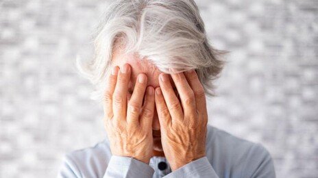 작년 가장 많이 입원한 질환은 노년 백내장…의료비 1위는 치매
