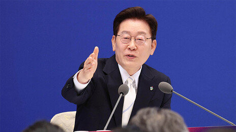 李, 공소취소 관련 “법과 상식대로…잘못됐으면 시정하는 것”