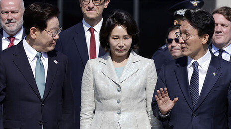 정청래 ‘李환송 불참’…친명 “안 간게 아니라 못 간 것”