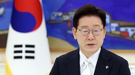 李, 지지율 급락에 “냉정한 국민 평가, 겸허히 받아들인다”