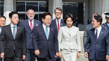靑 “李 배웅에 金총리 온 건 내각 업무지시 때문…정치적 해석 부적절”