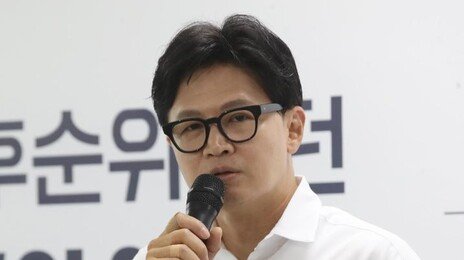 한동훈 “장동혁, 조금 이따 물러날 거다”…지역구 주민과 대화