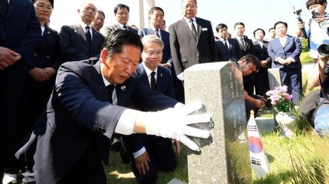 광주 찾은 鄭 “호남은 부모님 같아”… 사퇴론에도 본격 당권 행보