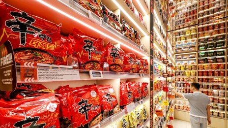 “라면은 과학의 결정체”…2300종 먹은 라면평론가 지영준