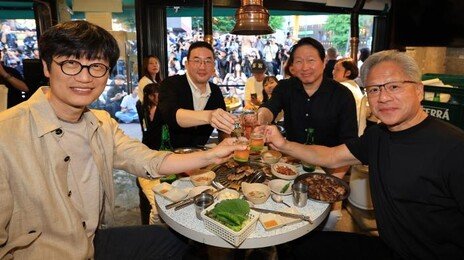 “파트너 아닌 고객일 뿐?”…젠슨 황 ‘일본 패싱’에 술렁이는 日