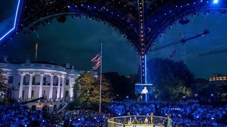 로마 황제 떠올리게 한 트럼프, 백악관 UFC 경기로 팔순 자축