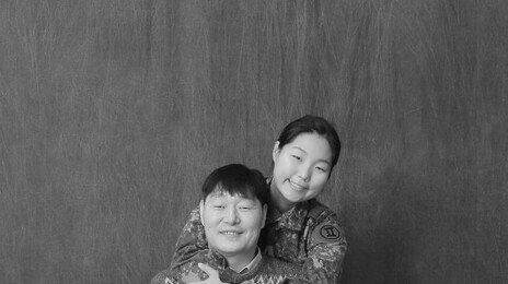 군인 딸에게 “약자 편에 서라” 가르친 50대, 3명 살리고 하늘로