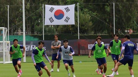 홍명보호 비공개 훈련장에 ‘수상한 드론’…외국인 2명 달아나