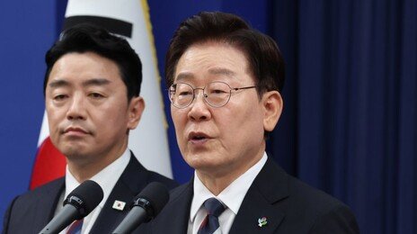 李 “트럼프, 군함 10척 빨리 건조할수 있냐 물어…가능하다 대답”
