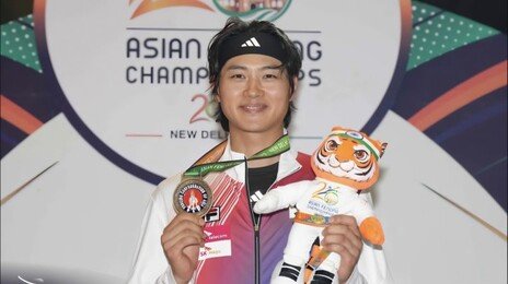 ‘봉쇄 시위’ 탓에 칼 빌려 출전한 오상욱…亞사브르 우승