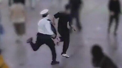 무단횡단 베트남인 불렀는데 갑자기 도망?…알고보니