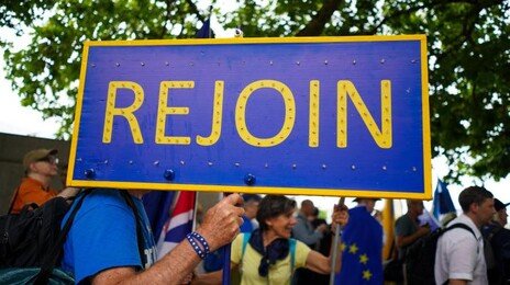 경제난 英 “EU 재가입” 여론 확산