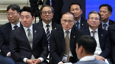 靑 ‘3실장 체제’ 연말까지 유지…2년차 개각 내달초 본격화될 듯