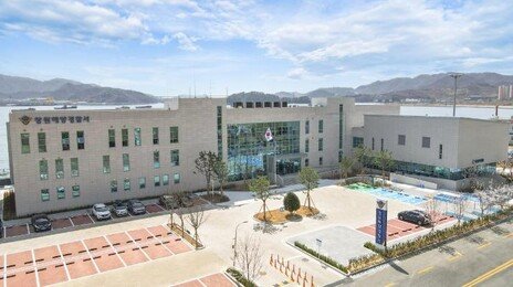 “내일모레면 할머니” 창원해경 징계위원들, 여직원 모욕 혐의 피소