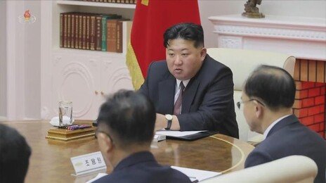 김정은 “韓 핵잠 추진, 한반도 정세 악화… 핵무력 강화할 것”