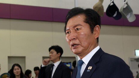 정청래 연임 도전… ‘명청대전’ 시작됐다