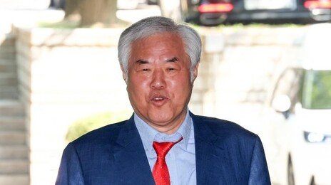 경찰, ‘전광훈 정치자금 의혹’ 사랑제일교회 압색…교회 측 “표적수사”